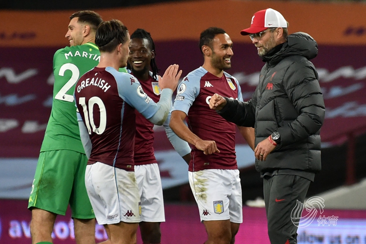 英雄联盟S12四强赛：DRX爆冷3-1击败GENG晋级